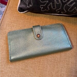 EUC PLG Beetle Bifold Leather Wallet 💚